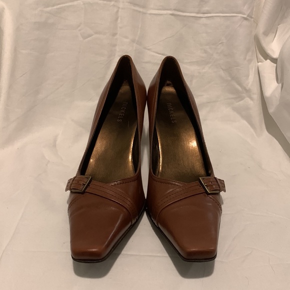 Retro/Vintage style NICKELS brown pumps with leather uppers. Size 7 1/2 M. - Picture 3 of 6